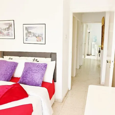 Lazaros Center 2 Bedroom Λάρνακα